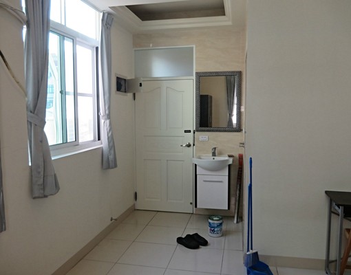 遠百旁-裝潢-採光佳6500-8000元 - Image 4