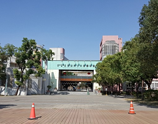 鳳中青年國中鳳山行政中心家樂福一樓套房 - Image 9