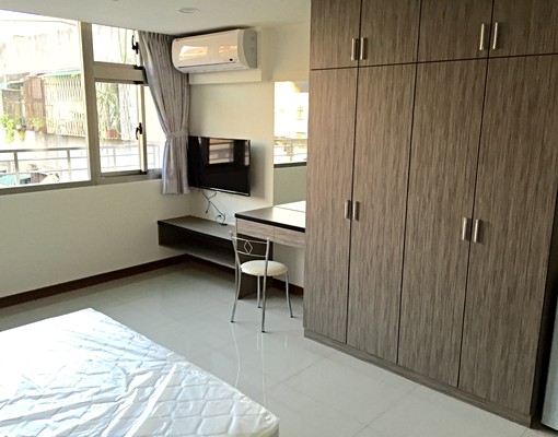 南勢角站。全新裝潢套房。有陽台洗衣機 - Image 1