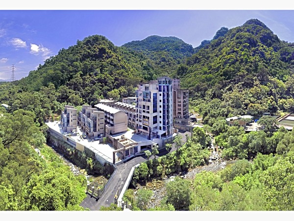 山水極尊