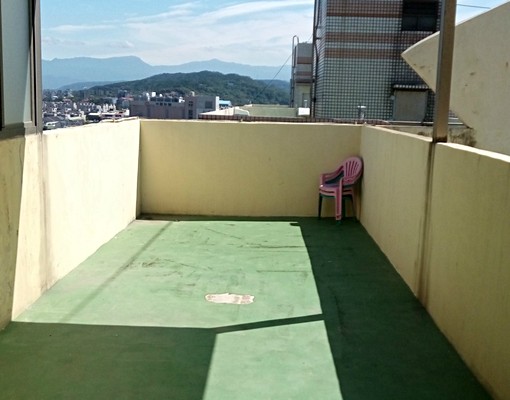 近市區可煮可養動物機能好視野佳空間大擁有私人大露台👍夜色美 - Image 12