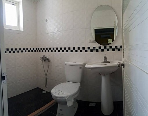 獨立陽台套房近宜大,文化中心,陽大醫院 - Image 3