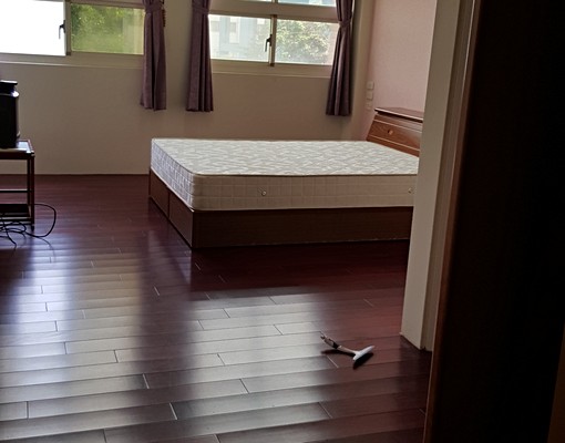 東海商圈旁裝璜可停車大套房 - Image 1