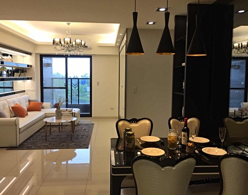 三房兩廳百萬裝潢全新附車位 - Image 1