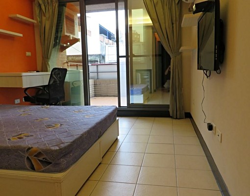 成名在望~台電計費~電T陽台獨洗大套房 - Image 9