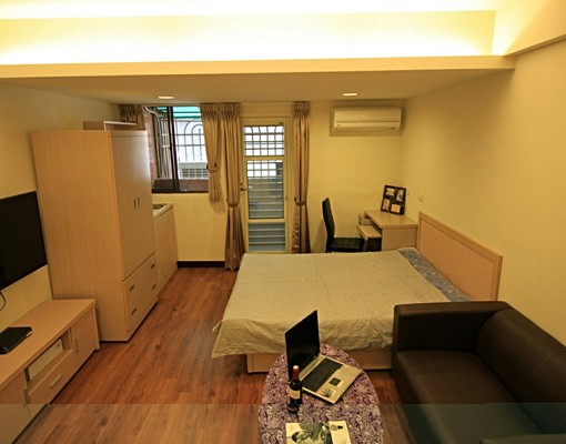 電梯華廈,溫馨獨立套房,房房東自租 - Image 5