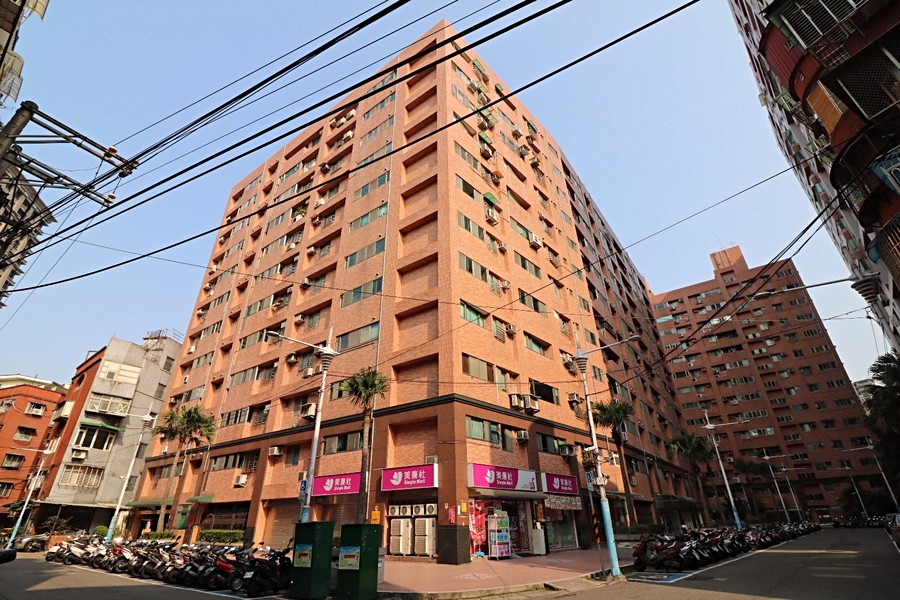 屋齡18年中古大樓「公園世紀」