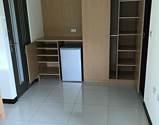 全新透天厝,面公園,近中華醫專 - Image 2