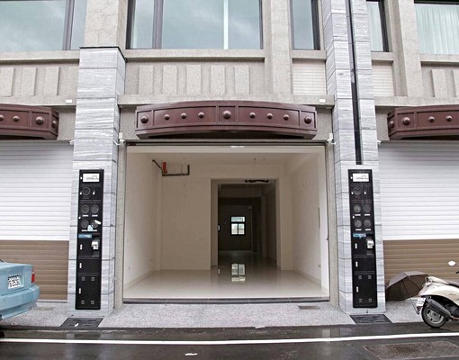 立仁國小、家樂福套房,5500起。 - Image 2