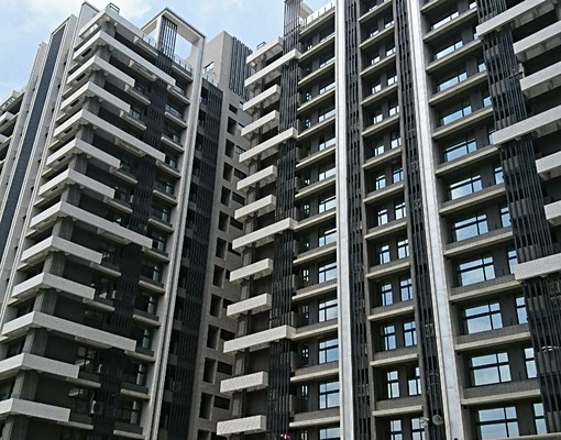 超級花園高樓精緻三房含機車位 - Image 1