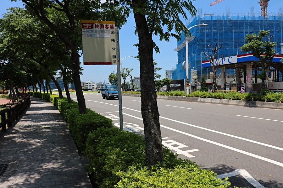 力行路公車站牌