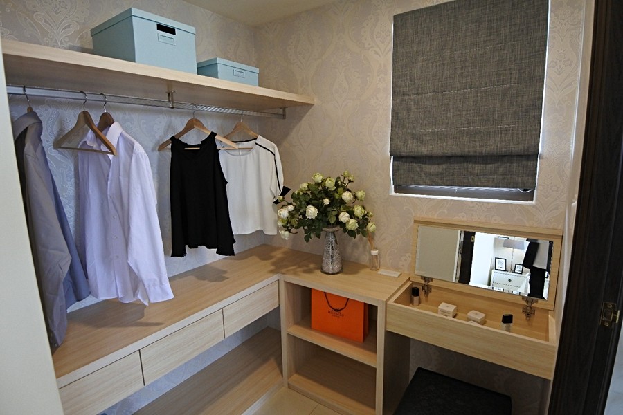 主臥更衣室