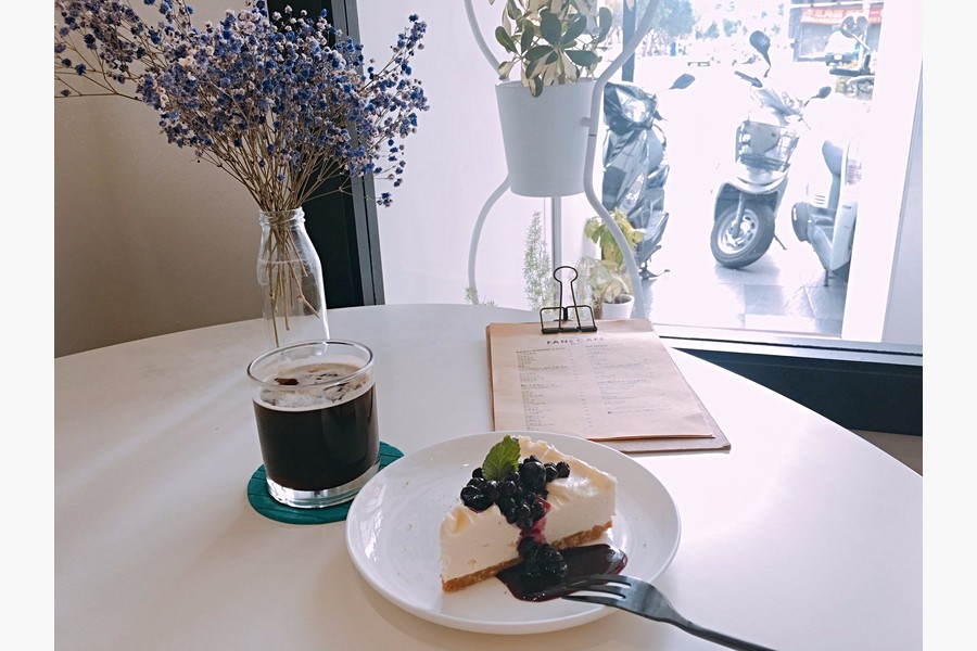 FANs CAFÉ藍莓起司(^q^)