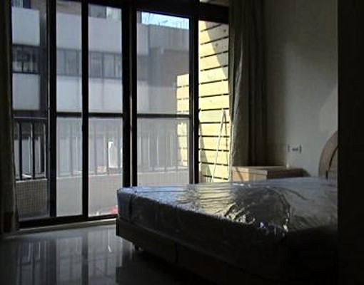 大降價~近捷運~陽台套房~有電梯🌸可租補~倒垃圾~搶租 - Image 1