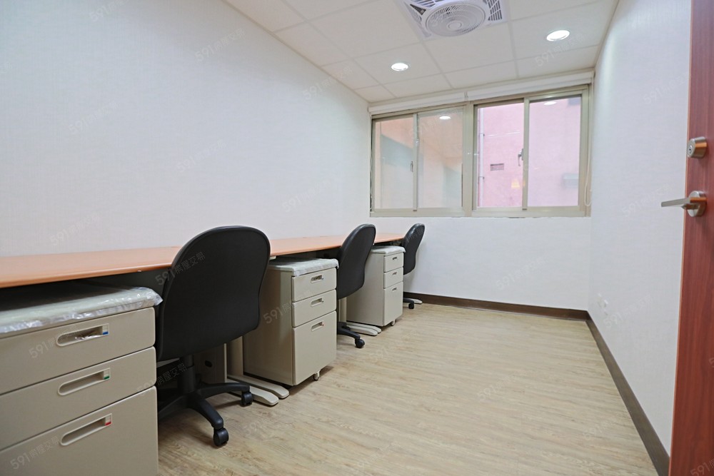 2~3人辦公室-有對外窗