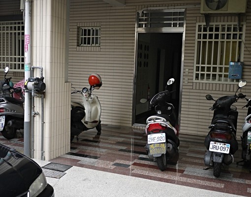 近彰安國中、彰基、秀傳醫院套房(限女生) - Image 3