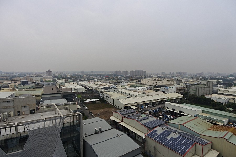 建案周邊景色~(冬天拍照都灰濛濛QQ)