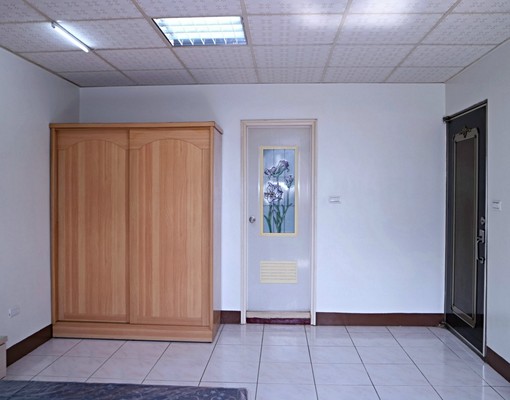 高鐵站、新光三越附近優質電梯套房 - Image 4