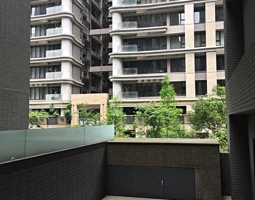 頭前重劃區美學CEO溫馨三房車+大露台 - Image 7