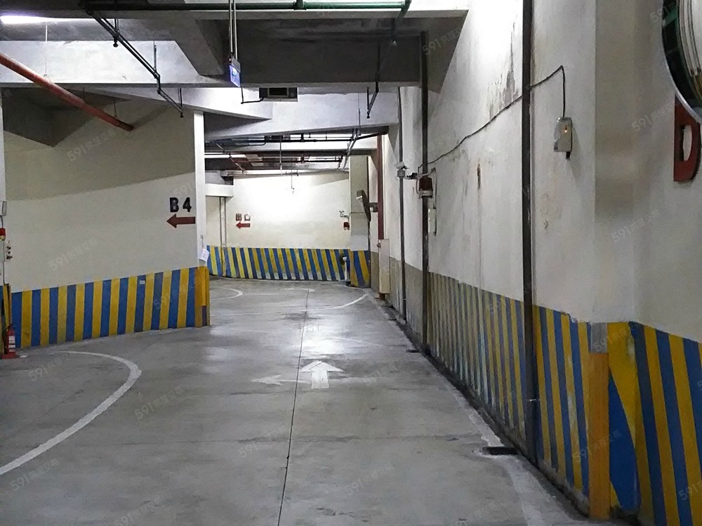 停車場走道寬闊