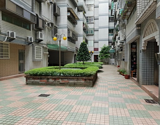 超值~走路到關新商圈的3房車位只租2萬5 - Image 3