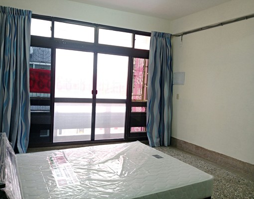 永樂街大坪數冷氣套房,一房一廳 - Image 1