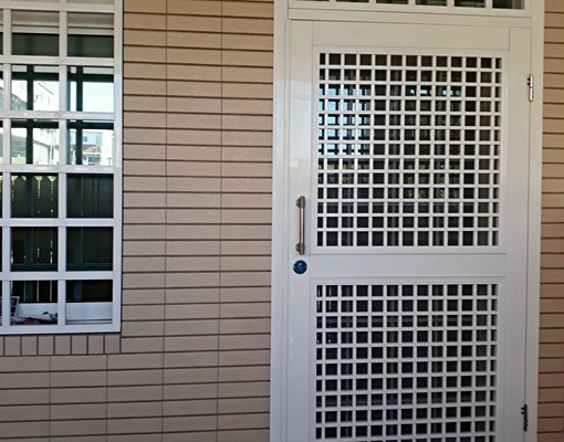 同濟路二樓套房出租(包水電) - Image 2