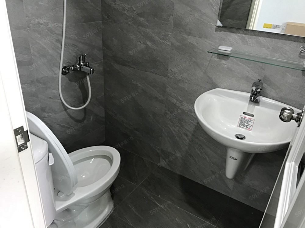 房間二 分租套房/5.5坪/3F/6,800元