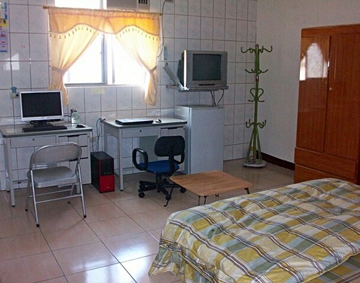 環境優良大套房出租(近仁德醫校) - Image 1