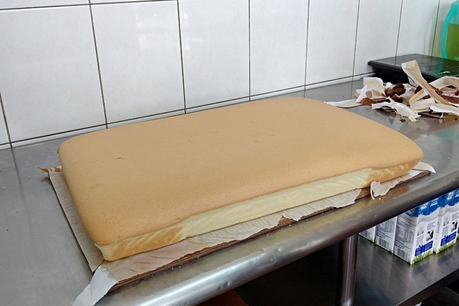 剛出爐的熱騰騰蛋糕