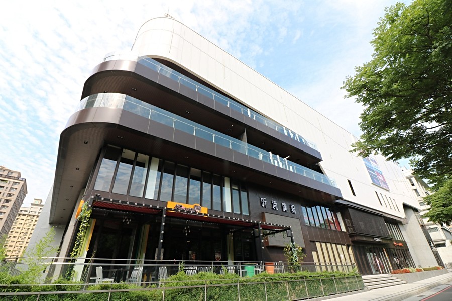 昕靚廣場(國賓影城)