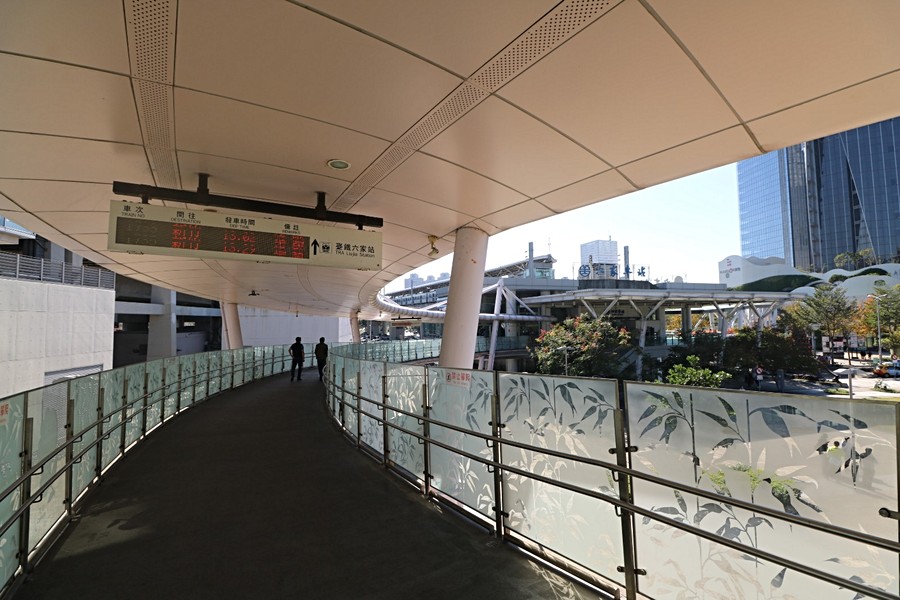 往六家車站天橋