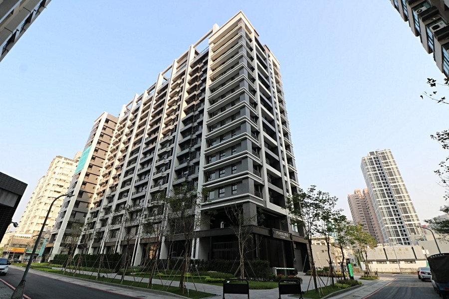 「鑫巨蛋」外觀