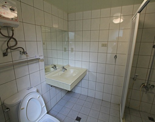 2分鐘巨城!新裝大坪數採光木地板電梯套房 - Image 3