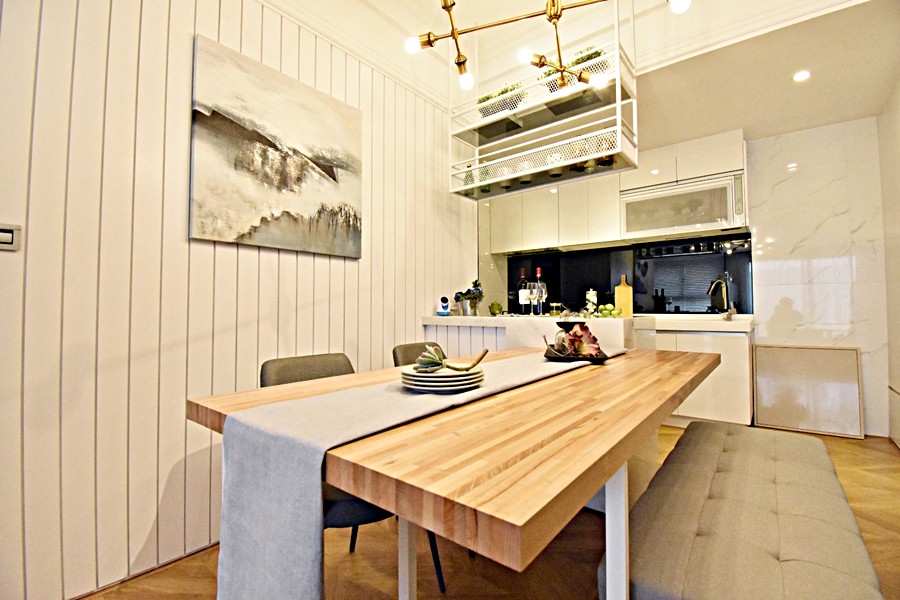 餐廳的部分相當簡約，適合小家庭組合