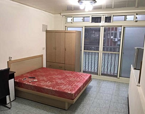 房明亮有對外窗有陽台門口超商公車直達台北 - Image 1