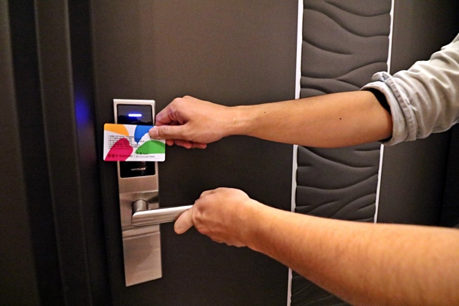 採用智能悠遊卡感應刷卡