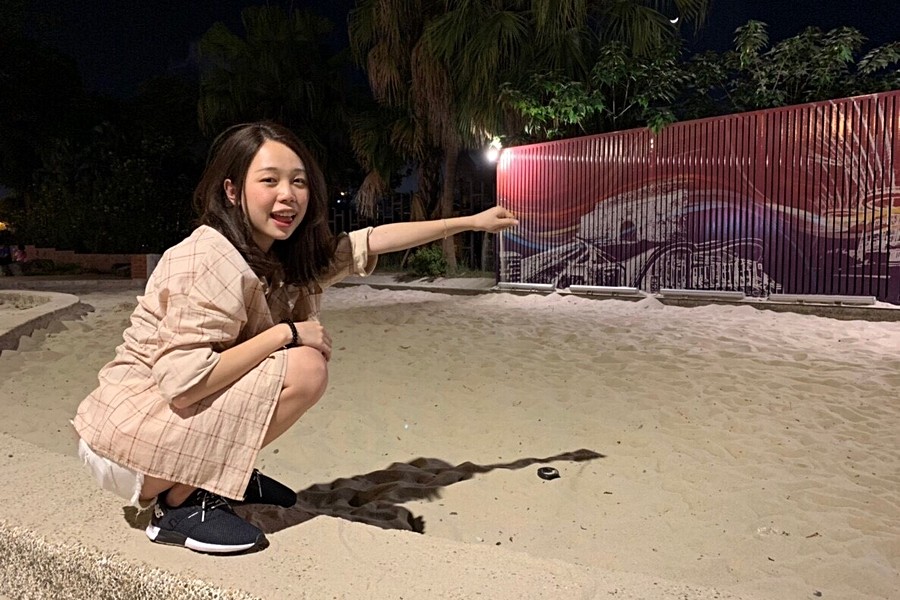 免費戶外沙灘遛小孩(?)