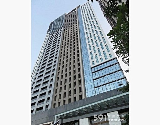 七期4房+1房雙主臥高級裝潢傢俱+雙平車 - Image 2