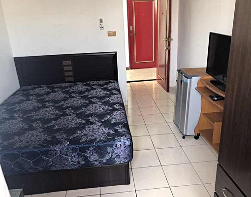 遠東街電費一度5元可租補 - Image 1