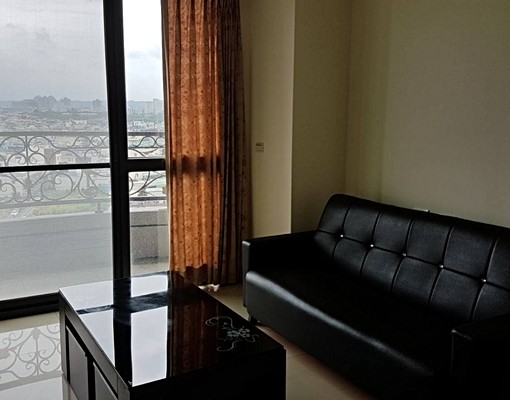 家樂福旁生活機能佳含管理費及車位 - Image 2