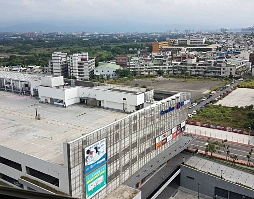 家樂福旁生活機能佳含管理費及車位 - Image 4