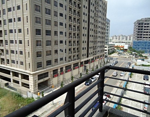 好市多電梯採光大套房/陽台洗衣機 - Image 8