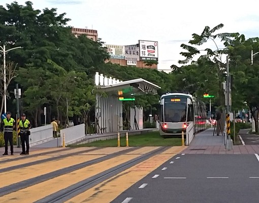 新明亮通風舒適套房,近輕軌.樂群國小.可租補 - Image 7