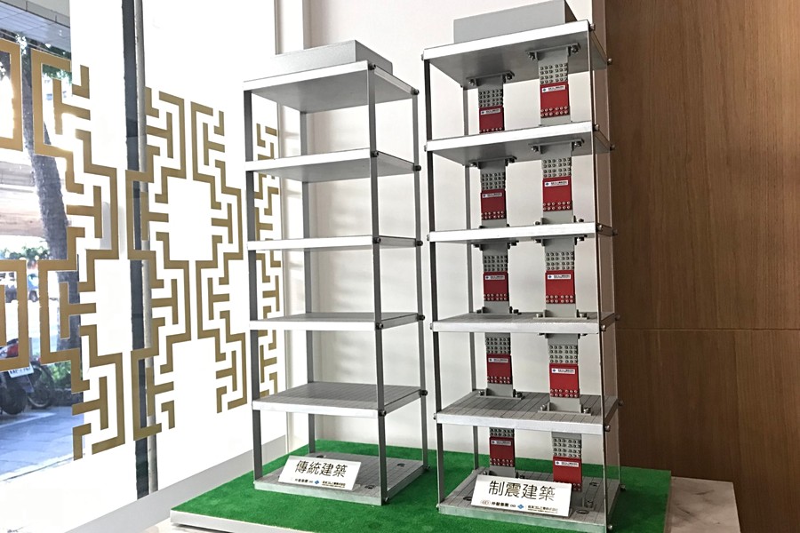 全棟住家皆加裝2組住友制震壁。