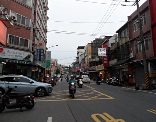 南大路近市區/園區電梯套房 - Image 8