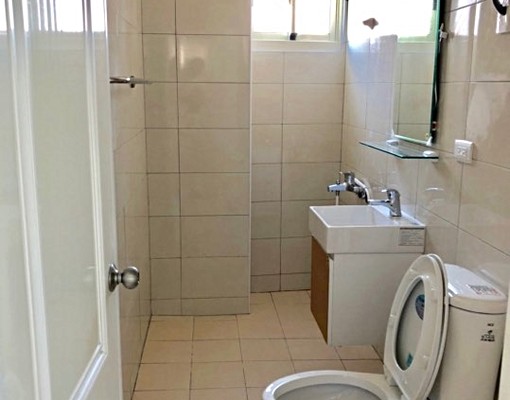 近高師大、三多商圈寬敞套房 - Image 2