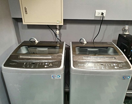 電梯二房~忠孝復興站旁,有專門收垃圾 - Image 6
