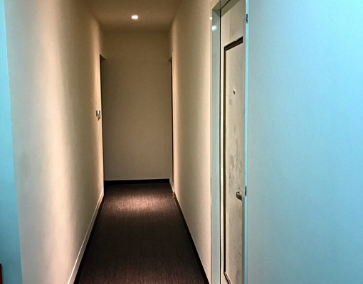 靠窗明亮大套房(可當個人工作室) - Image 2