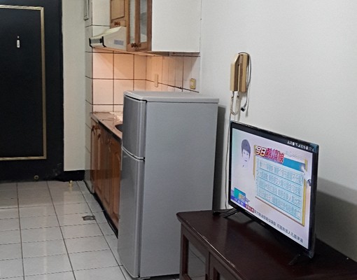正市區雙電梯獨立套房附家電有廚房陽台 - Image 1